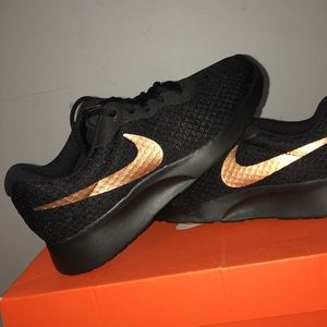 NIKE ROCHE - sneakers